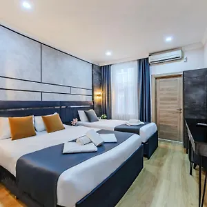 3* فندق أجنحة La Pazza